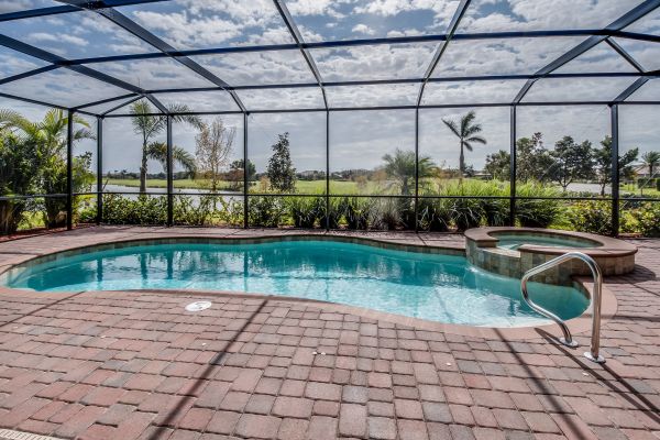 Cost of Pool Enclosure Cleaning in Owensboro