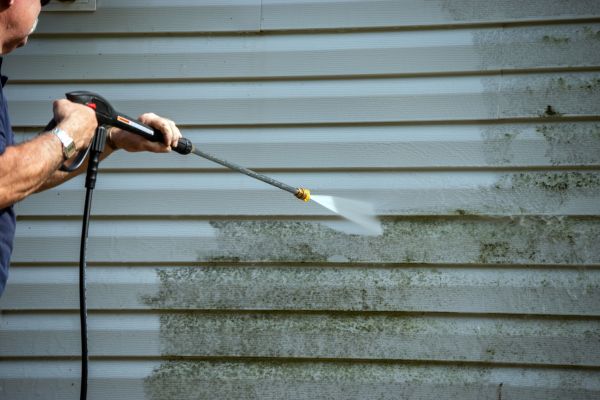 Cost of Vinyl Siding Power Washing in Owensboro