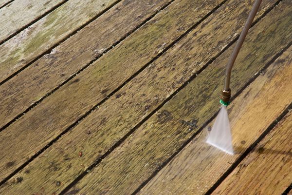 Cost of Deck Mold Removal in Owensboro
